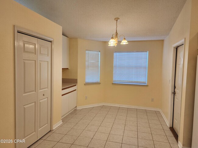 Building Photo - 226 Summerwood Dr