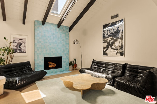 Building Photo - 4841 Don Pio Dr