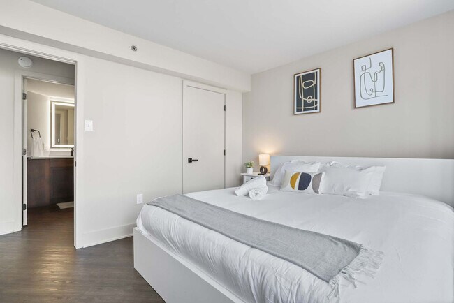 Building Photo - 801 15th St S