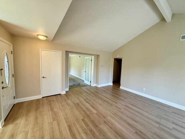 Building Photo - Updated Home in Leisure Village on the Per...