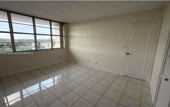 Building Photo - 16740 NE 9th Ave