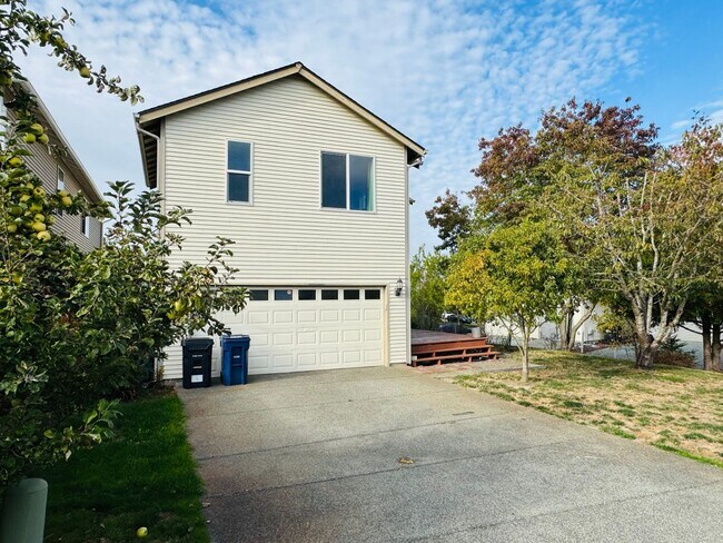 Building Photo - 5330 Larrabee Way