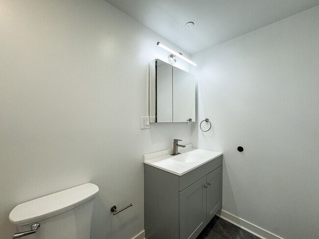 Building Photo - Tremont Three