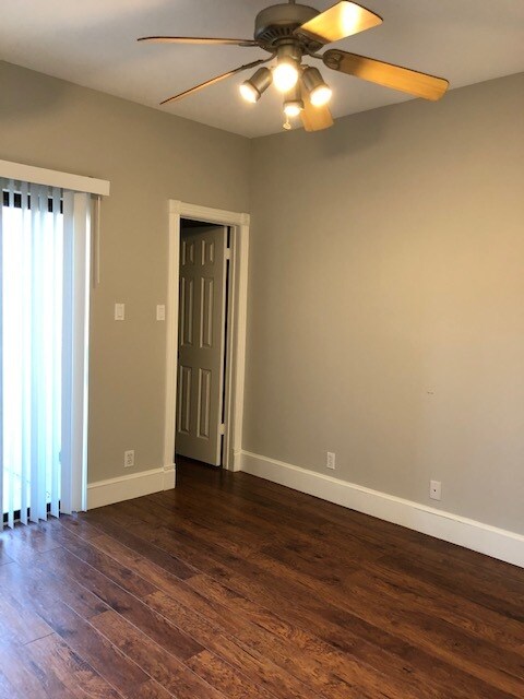 Building Photo - 106 E 30th St