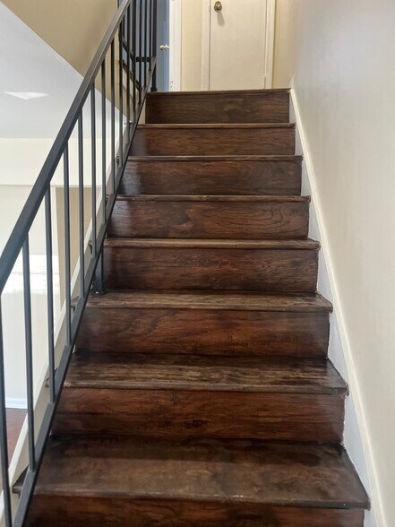 Building Photo - 3526 Brookway Dr