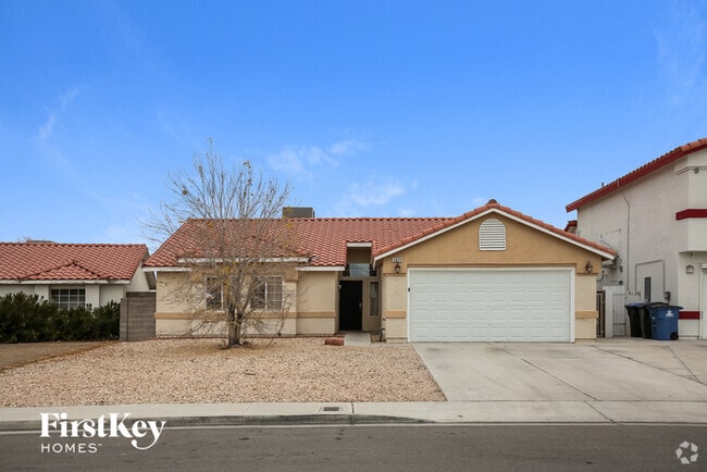 Building Photo - 5820 Meadow Dale Dr