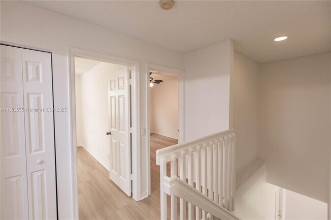 Building Photo - 1326 Majesty Terrace