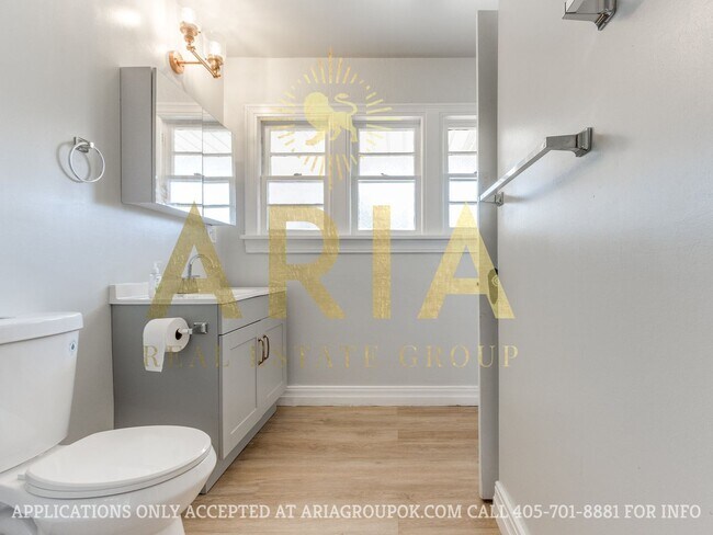 Building Photo - *AVAILABLE FOR IMMEDIATE MOVE IN!* UPDATED...