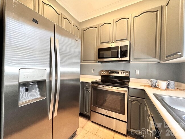 Building Photo - 914 Hawthorne Bridge Ct