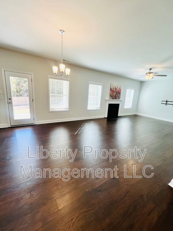 Building Photo - 326 Countryside Dr