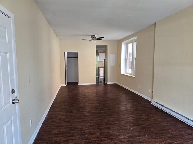 Primary Photo - 218 N 6th St