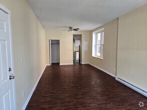 Building Photo - 218 N 6th St