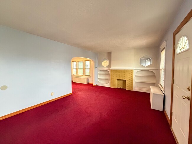 Building Photo - 144 Lovering Ave