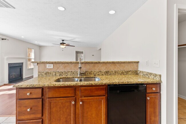 Building Photo - 149 Brightwood Dr