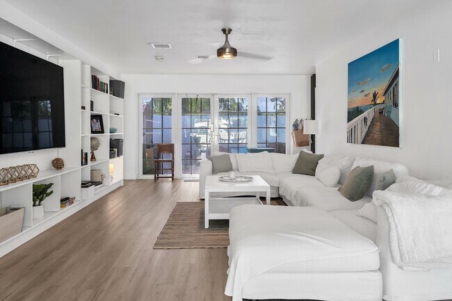 Building Photo - 2233 SE 15th St