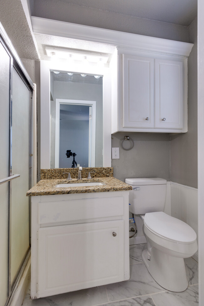 Building Photo - 809 Teal Pl