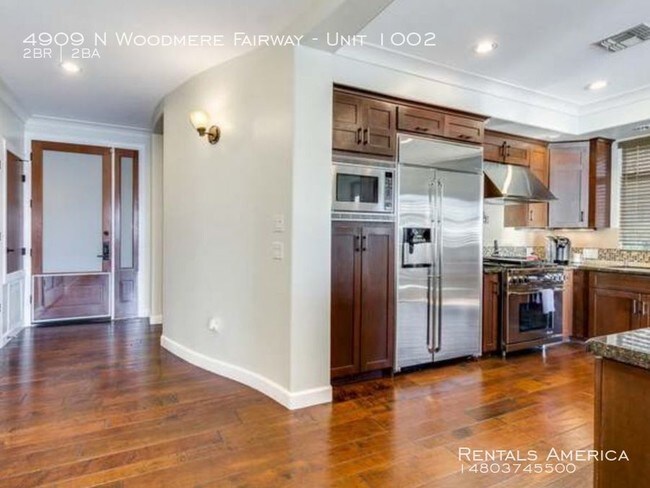 Building Photo - MOVE IN SPECIAL