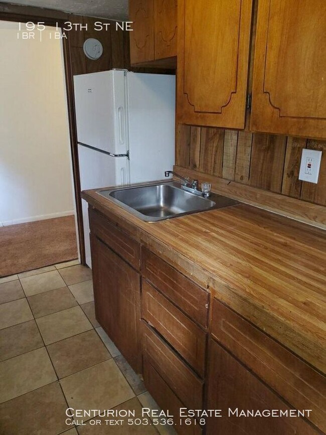 Building Photo - 195 13th St NE