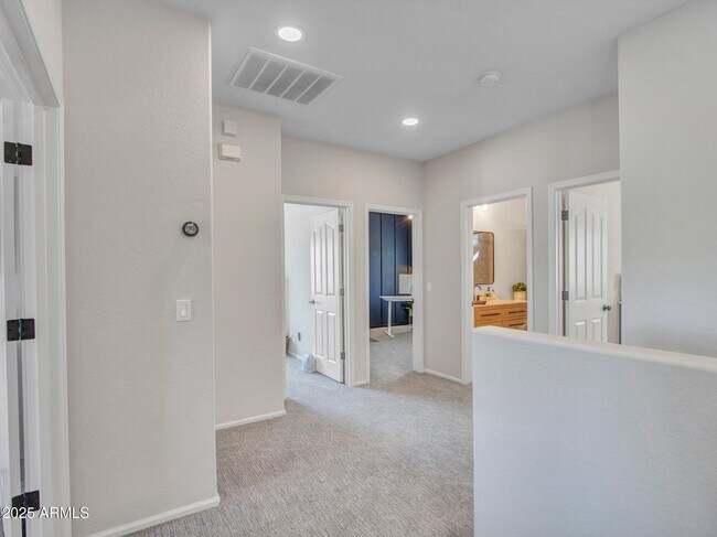 Building Photo - 4326 W Kenai Dr