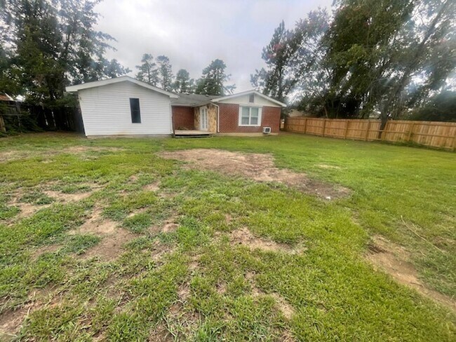 Building Photo - 504 Merrymont Dr