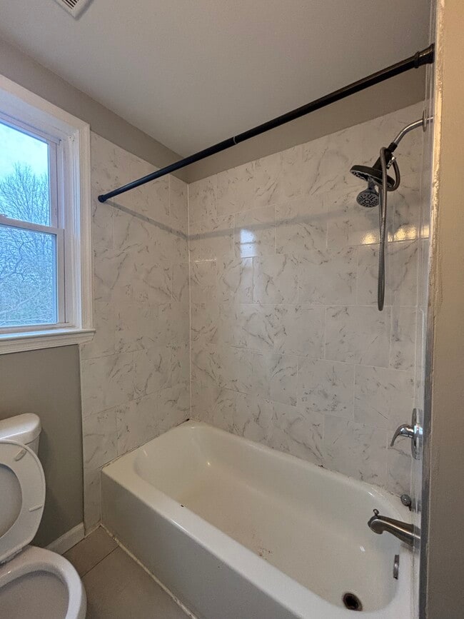 Building Photo - 10XX E Cold Spring Ln