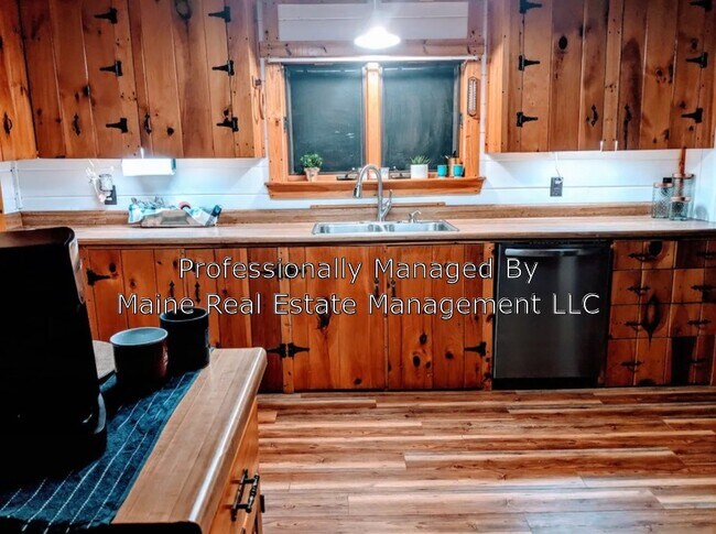 Building Photo - 107 Pine Trail