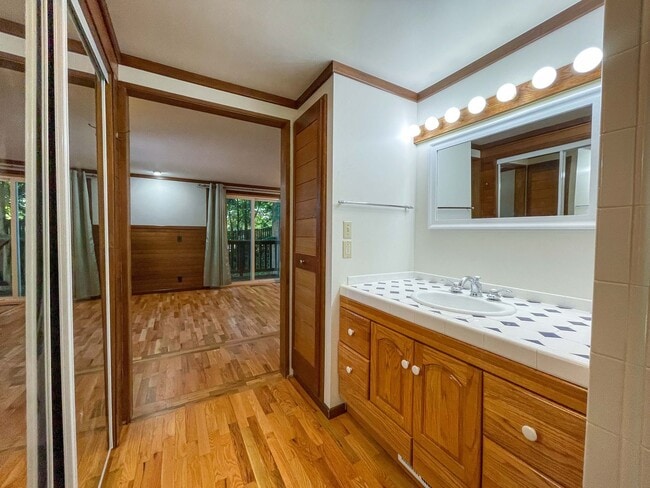 Building Photo - 3Bd/2.5Ba Edmonds Home