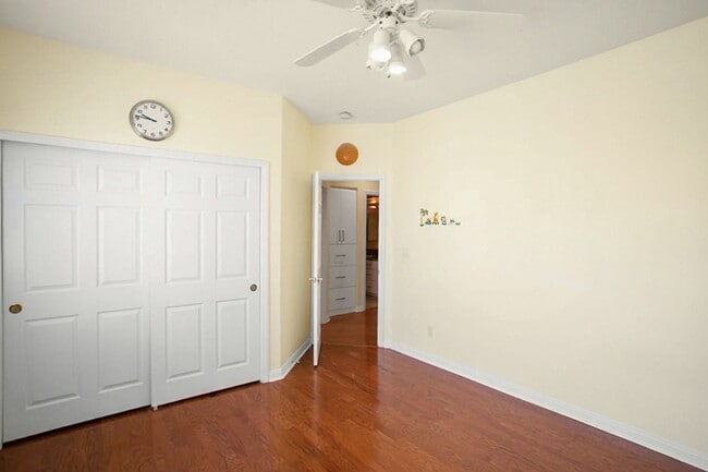 Building Photo - 2120 Waterbury Ln