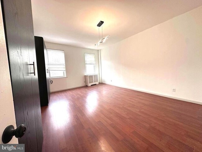 Building Photo - 909 S 8th St