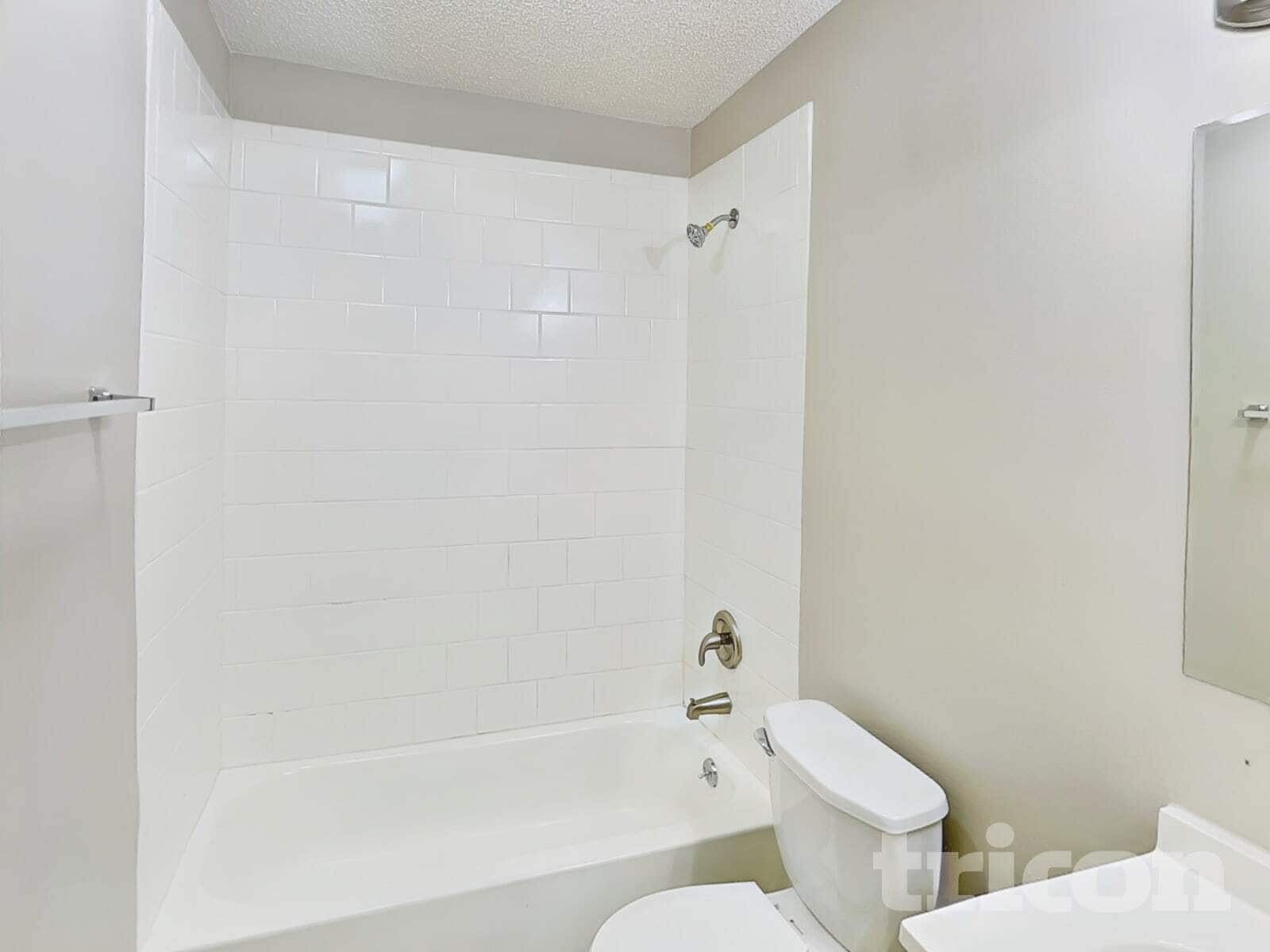 Building Photo - 2916 Vestal Pl