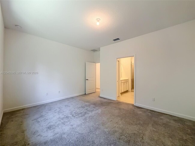 Building Photo - 4607 Hollister Ave