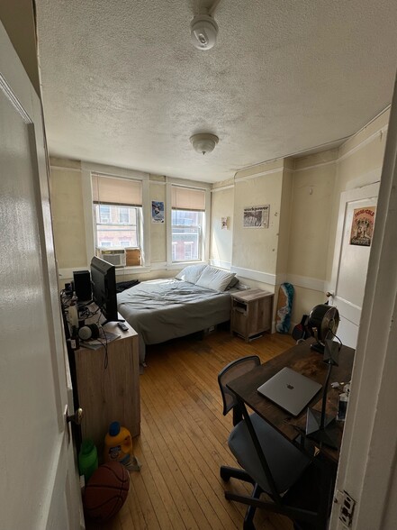 Primary Photo - 161 Endicott St