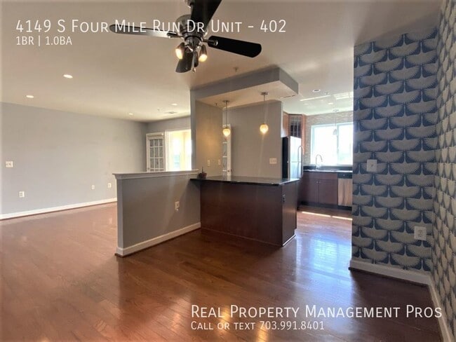 Building Photo - 4149 S Four Mile Run Dr