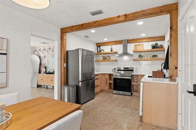 Building Photo - 314 W Alva St