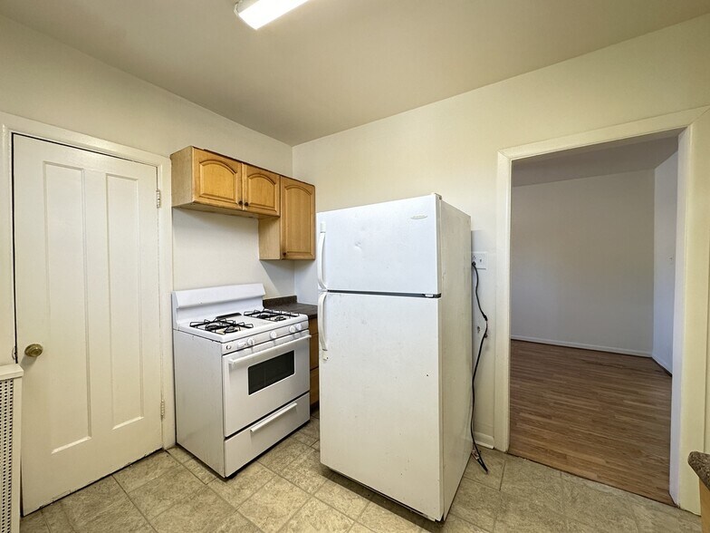 Building Photo - 5819 N Saint Louis Ave