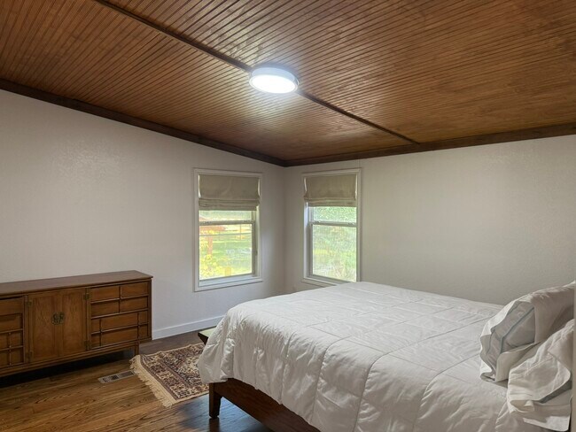 Building Photo - 24600 Oak Hollow Blvd