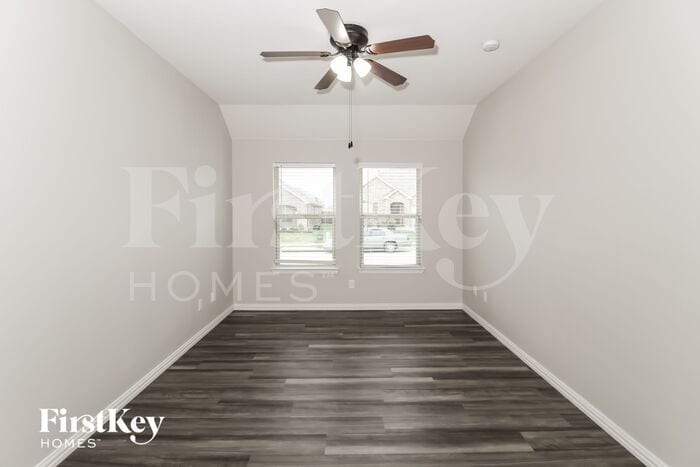 Building Photo - 1301 Renoir Dr