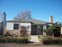 Building Photo - Alta Heights Area 3 Bedroom