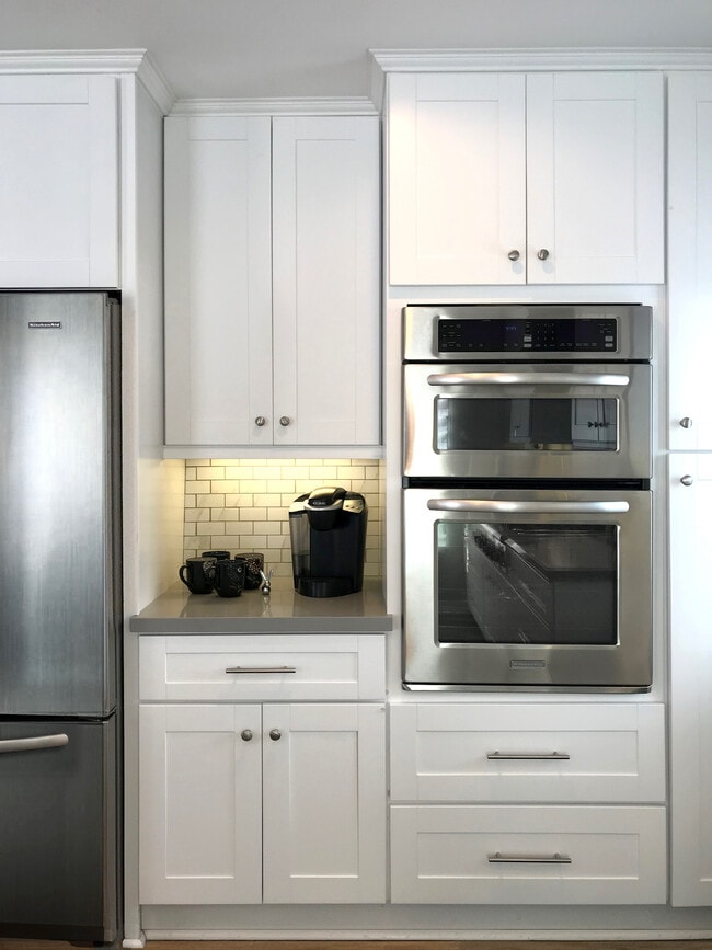 Building Photo - 1738 S Marvin Ave