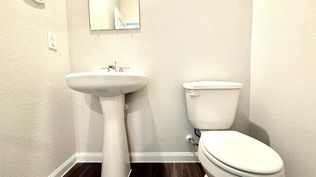 Building Photo - 2340 Mooneye Ct