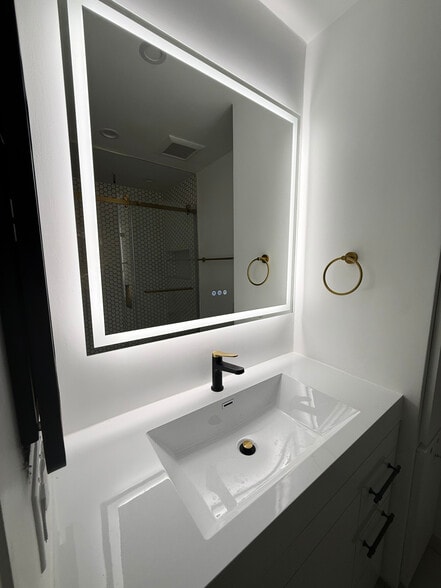 Bathroom - 8530 Holloway Dr