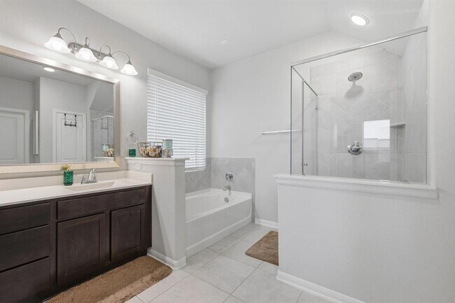 Building Photo - 5928 Agostino Dr