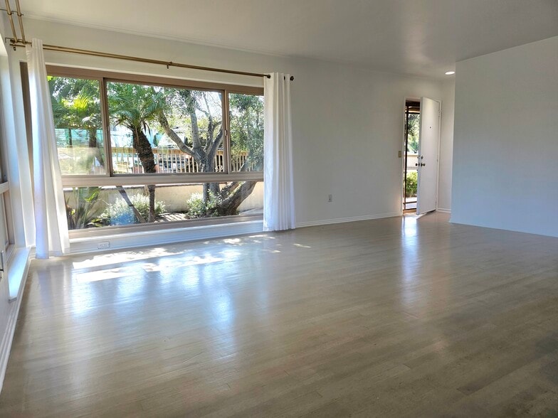 Building Photo - 777 Neptune Ave