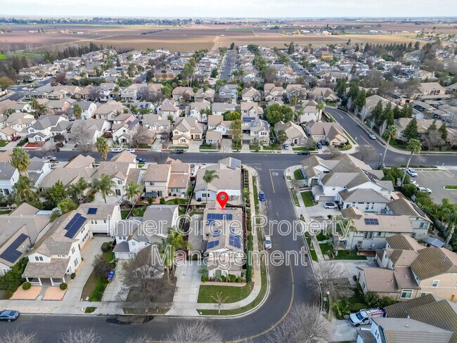 Building Photo - 812 Shasta Daisy Dr