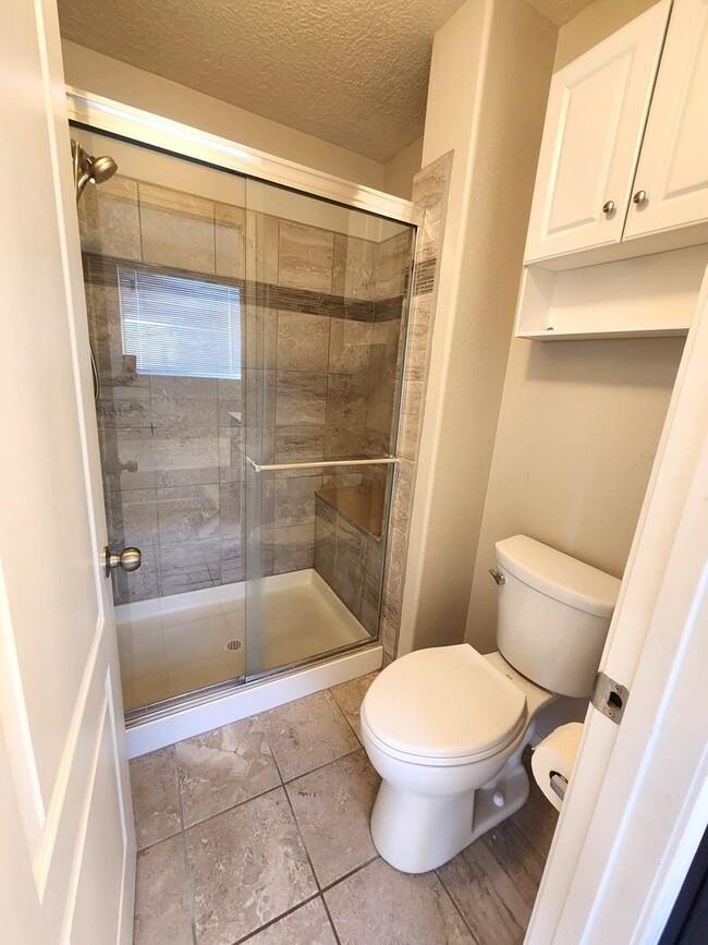 Building Photo - Amazing 3 bedroom on Westside! Coors/Ladera. Close to Petroglyphs, I-40.