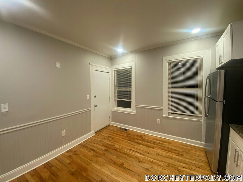Building Photo - 42 Monadnock St