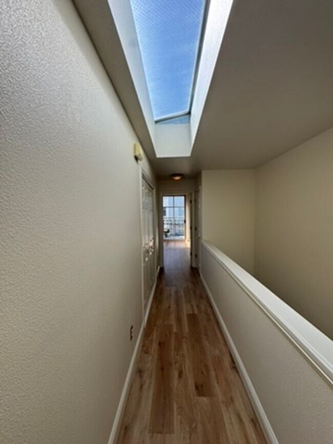 Building Photo - 280 Portola Dr