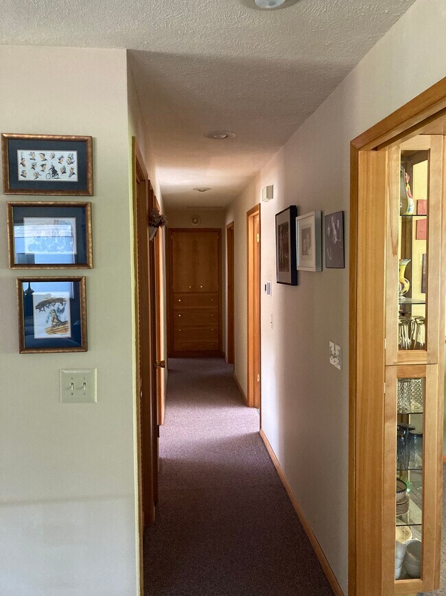 Building Photo - 10721 N Nelson Rd