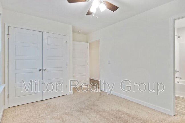 Building Photo - 100 Brickyard Ln