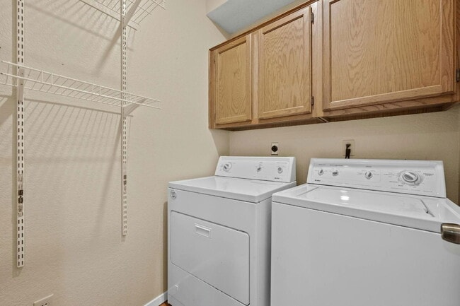 Building Photo - 6501 Brush Country Rd